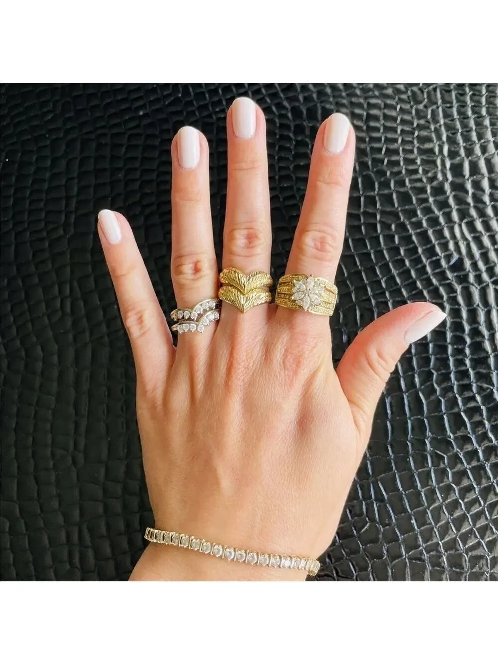 14k Gold Jacmel Mauritius JCM Etched Diamond Cut V Shape 2 Stackable Rin…